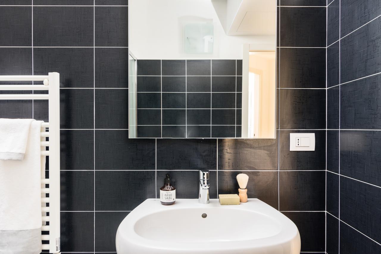 Joivy Sunny 1-Bed Flat With Balcony Appartement Milaan Buitenkant foto