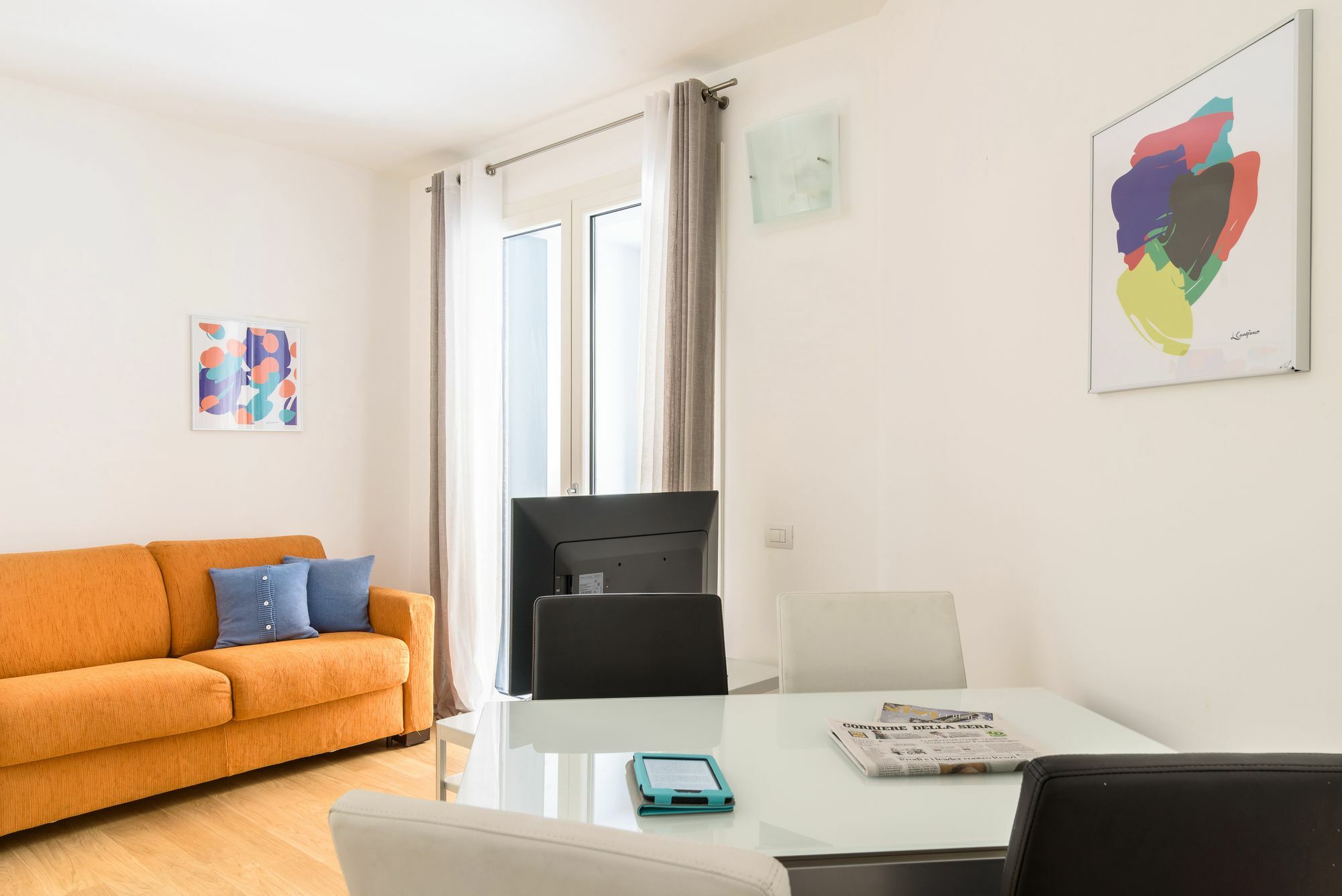 Joivy Sunny 1-Bed Flat With Balcony Appartement Milaan Buitenkant foto